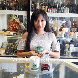 Chị Tuyết - khách hàng mua Quả cầu đá dạ quang M186-S4-3639