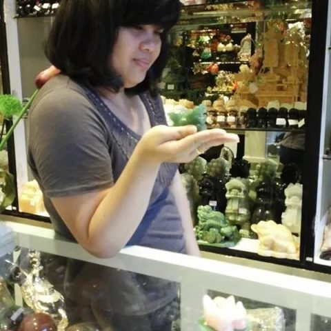 Chị Thanh Hà - khách hàng mua Uyên ương thạch anh hồng M172 và Rồng ngọc Đông Linh H039
