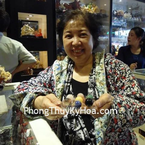 Cô Kim Loan - Khách hàng mua Đĩa thất tinh nhỏ M031