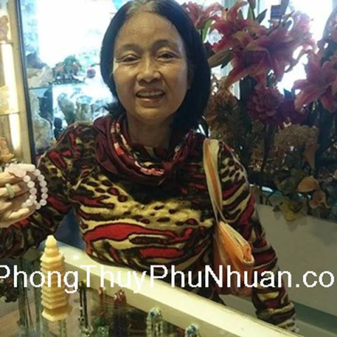 Cô Xoa - khách mua chuỗi tỳ hưu thạch anh hồng S5021, tháp văn xương hoàng long M138 và nhẫn ngọc Myanmar S962