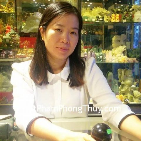 Chị Quỳnh - Khách hàng mua quả cầu thạch anh đen QC209-1279
