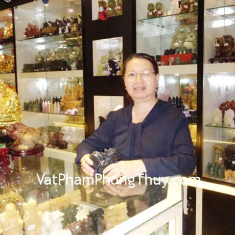 Cô Anh - khách hàng mua Tỳ hưu Bắc Kinh đen trung BKD-M