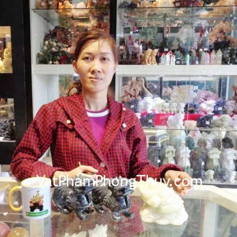 Chị Sương - khách hàng mua Cặp tỳ hưu Bắc kinh đen trung BKD-M, Thiềm thừ Cẩm thạch Tây tạng trung CTT-M