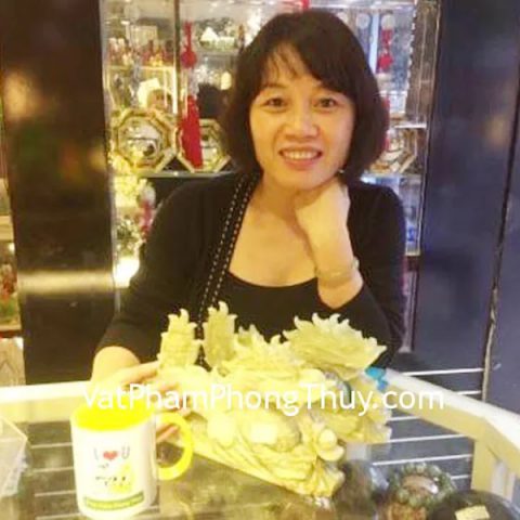 Chị Cơ- khách hàng mua rồng Cẩm Thạch nằm lớn N076