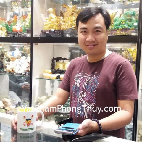 Anh Phúc - khách hàng mua chuỗi phỉ thúy xanh đậm S6674 và chuỗi thạch anh tím đậm S6651