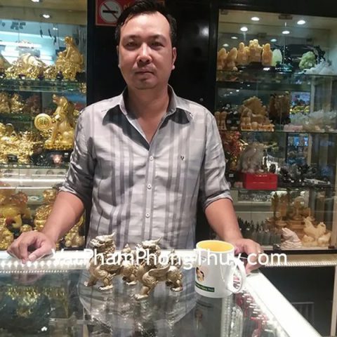 Anh Công - Khách hàng mua Tỳ hưu đồng cánh trơn D211