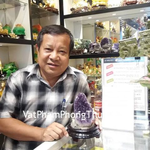 Anh Quang - khách hàng mua bông thạch anh tím Uruguay H089-9702