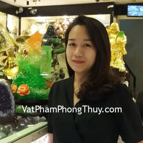 Chị Tâm Anh - khách hàng mua bông thạch anh tím Uruguay H089-11550