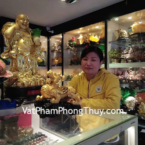 Chị Loan- khách hàng mua tượng tỳ hưu sa kim vảy rồng C045A