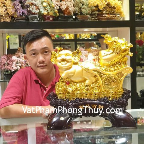 Anh Thanh - khách hàng mua tượng heo kéo cắp cải may mắn LN027