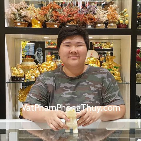 Chị Mai Oanh - khách hàng mua tỳ hưu bắc kinh xanh trung BKX-M