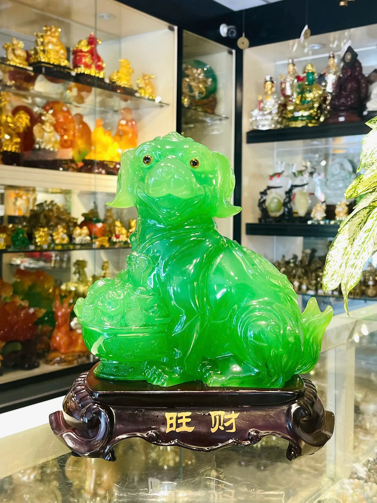 Tượng Tuổi Tuất Phong Thủy: Hợp Mệnh Nào và Cách Sử Dụng Đúng