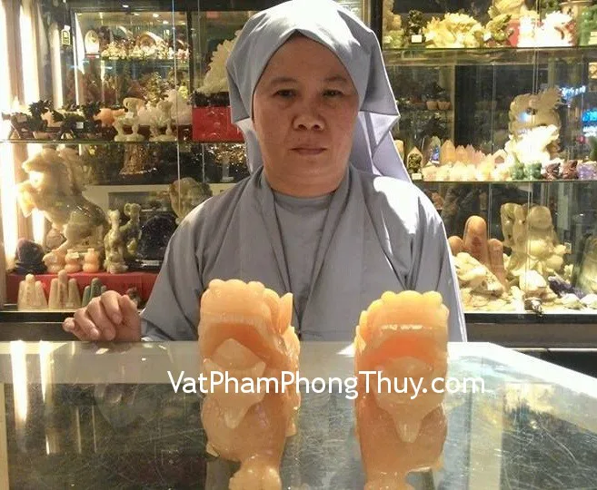 Cô Tuyền - khách hàng mua Tỳ hưu cõng gậy M015