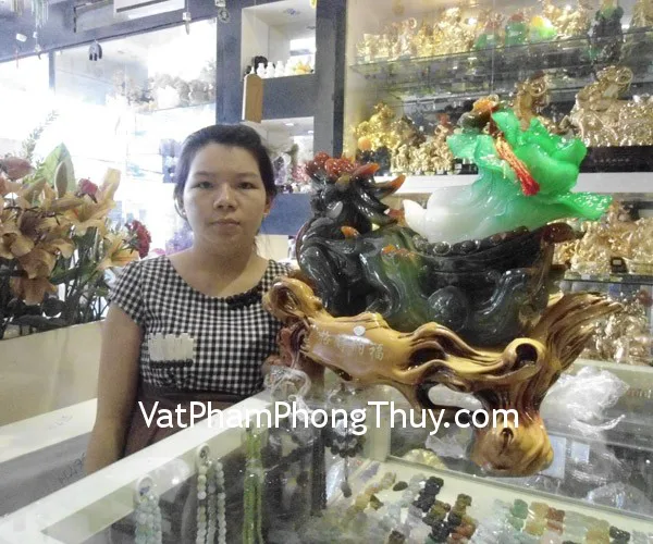 Chú Hoàng - khách hàng mua Tỳ hưu chiêu tài nạp phước E012