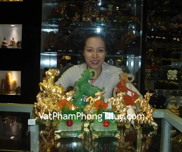 Chị Thụy - khách hàng mua dê phong thủy như ý H060G, H061G, H102G