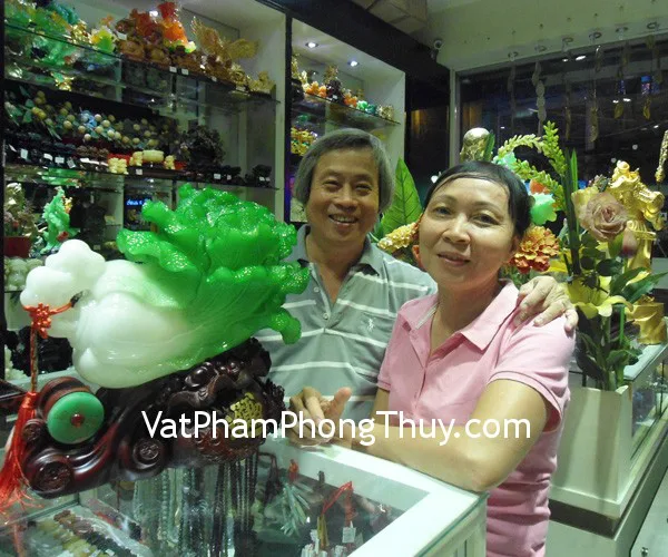 Cô Phượng - khách hàng mua bắp cải chiêu tài H175G và tượng Long Mã E120