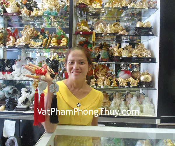 Chị Ngọc Tú - khách hàng mua ngọc bội hoa chuông S242, ngọc bội cặp Tỳ Hưu S5125 và ngọc bội song chép S5131