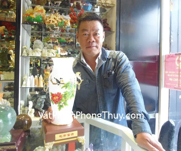 Anh Hiếu - khách hàng mua bình ngọc mẫu đơn H476G