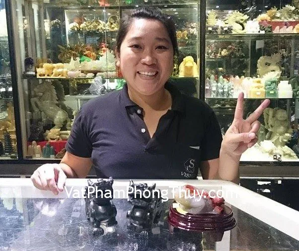 Chị Hằng - Khách hàng mua Thiềm thừ hoàng long TT-HL và Tỳ hưu tiêu ngọc đen K006