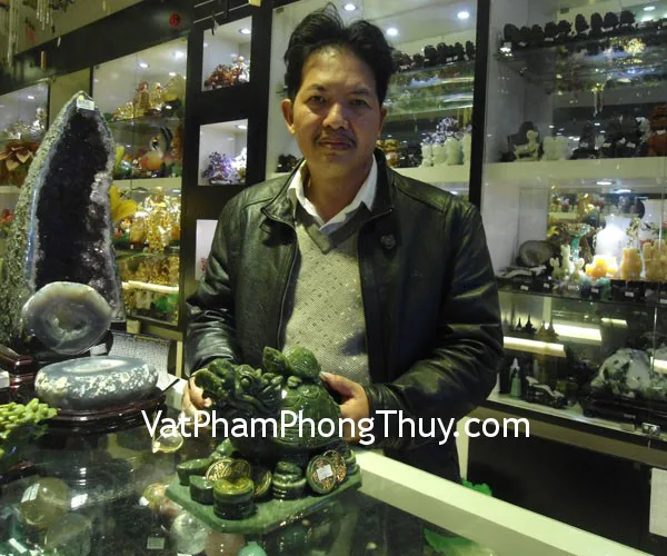 Chú Đạt - khách hàng mua long quy đá lam ngọc HM033