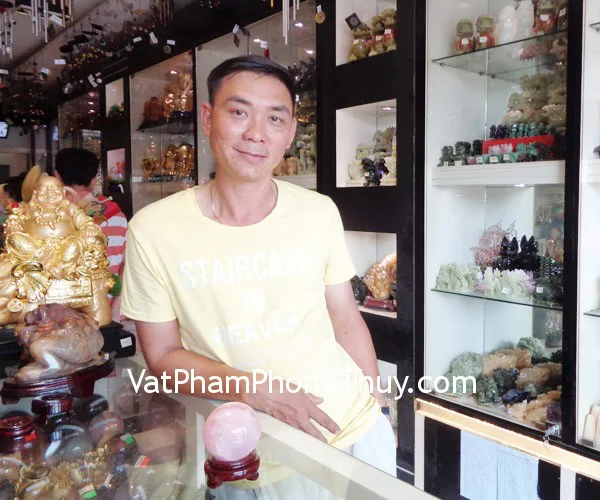 Anh Thái - khách hàng mua Quả cầu thạch anh hồng M181-S5-2564