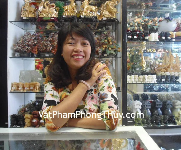 Chị Trang - khách hàng mua chuỗi thạch anh hồng S6128-1014