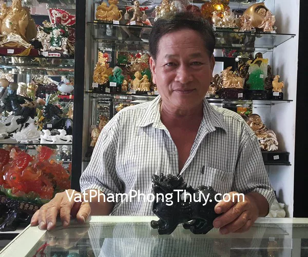 Chú Thạch - khách hàng mua tỳ hưu bắc kinh đen trung BKD-M