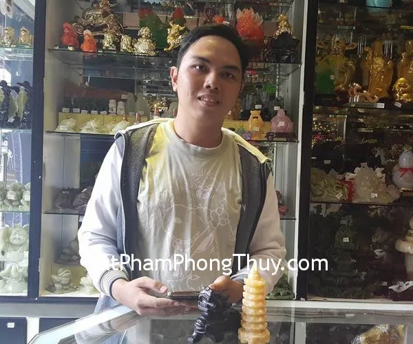 Anh Tài - khách hàng mua tỳ hưu thạch anh đen M018 và tháp văn xương hoàng long HM069