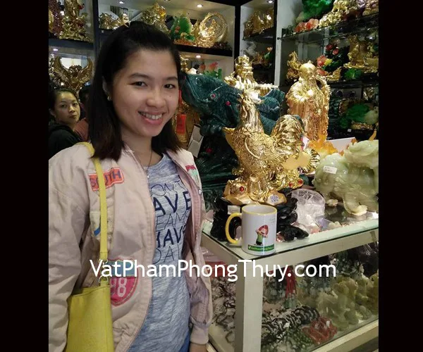 Chị Táo - khách hàng mua tượng gà vàng trên đại bắp cải G047A