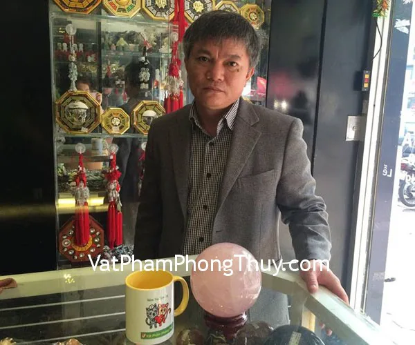 Chú Đông- khách hàng mua quả cầu thạch anh hồng M181-S2-8928