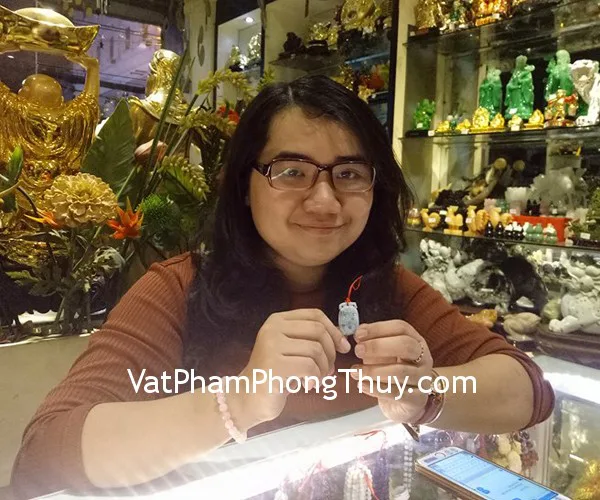 Chị Dung- khách hàng mua mặt 12 con giáp Phỉ Thúy S5153
