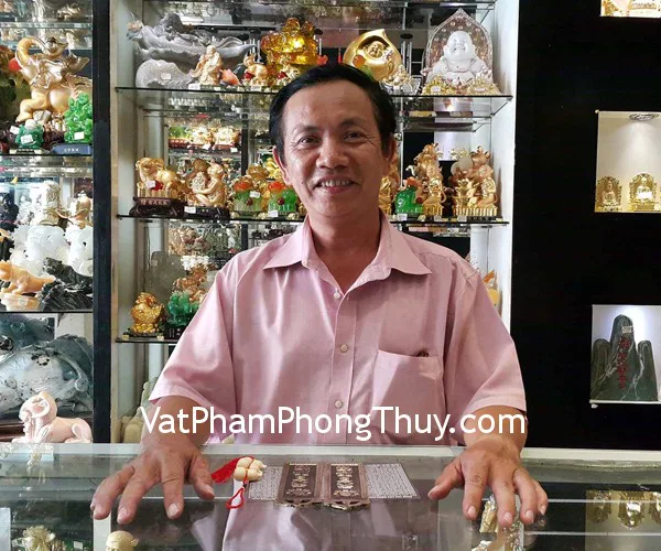 Chú Phú - khách hàng mua kim bài Thiên Quan Tứ Phước CC1160 và hồ lô gỗ CC2020