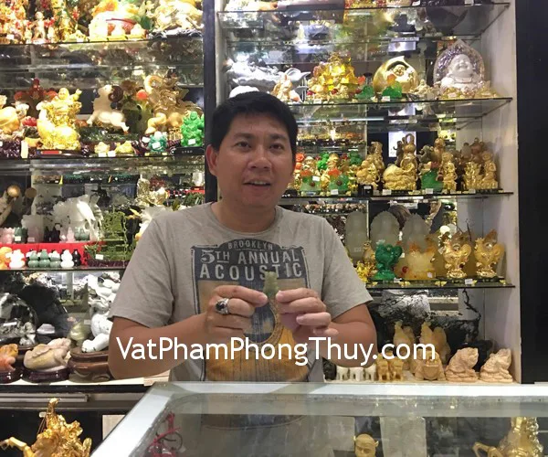 Anh Danh - khách hàng mua mặt quan công ngọc phỉ thúy S829