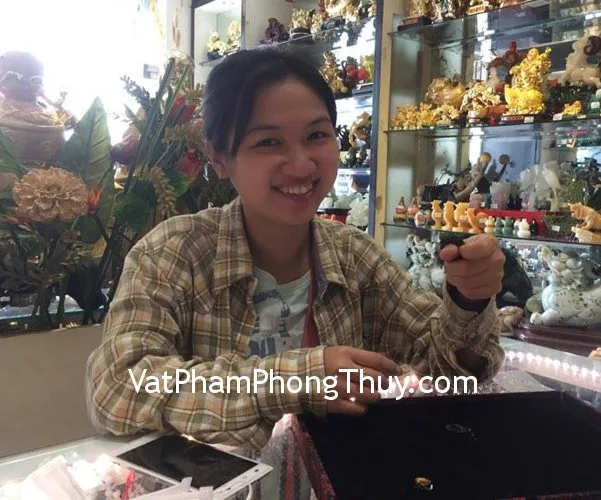 Chị Chúc Cầm- khách hàng mua mặt nhẫn Tỳ hưu thạch anh tím S750 và Nhẫn tỳ hưu ngọc phỉ thúy S2030