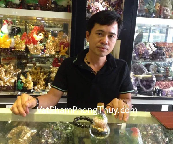 Anh Bảy - khách hàng mua hồ lô ngũ hành, vòng tay ngọc Phỉ thúy nhỏ, vòng tay mã não rong biển và vòng tay đá hắc ngà
