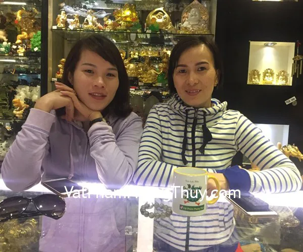 Chị Tuyết- khách hàng mua chuỗi thạch anh tóc xanh Uruguay S6370-S3-4397 và mặt nhẫn tỳ hưu đá ngọc đông linh S748