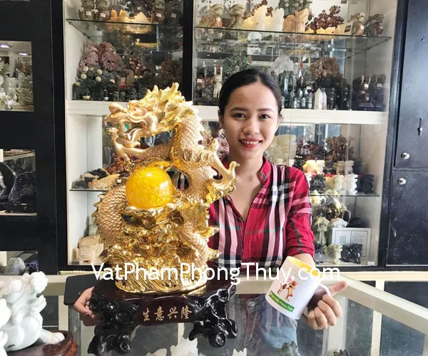 Chị Phụng - khách hàng mua  Rồng vàng sanh ý hưng long G098A