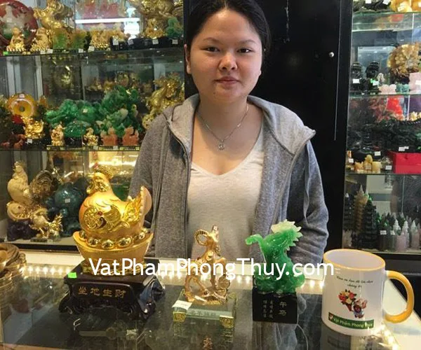 Chị Hằng - Khách hàng mua Tượng Dê vàng H074G, Tượng ngựa xanh G112A và Gà mái vàng G071A