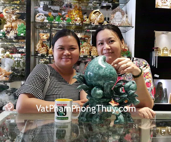 Chị Tuyền - khách hàng mua quả đào tiên xanh K199M