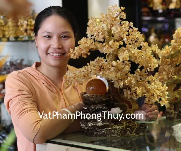 Chị Thi - Khách hàng mua cây tài lộc KC035, quả cầu thạch anh vàng M191, uyên ương thạch anh GM121 và bình cát tường B035