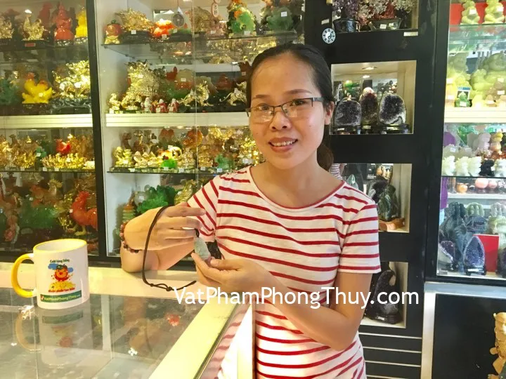 Chị Huyền - khách hàng mua chuỗi hồng lục bảo A+++ Nam Mỹ và phật bản mệnh tuổi (Ngọ) S6507-5