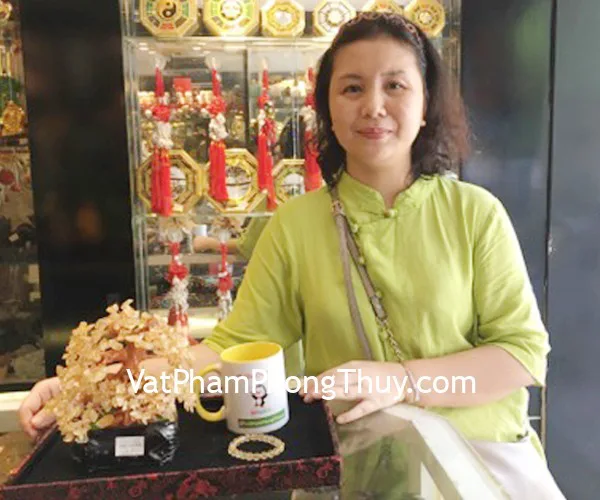 Chị Nga - Khách hàng mua cây tài lộc thạch anh vàng kiểu nhật KC025