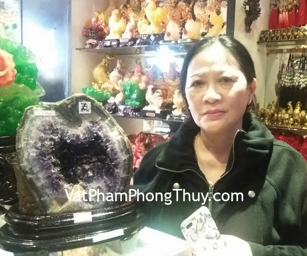 Cô Hương - Khách hàng mua bông thạch anh tím Uruguay H097-18900