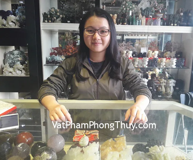 Chị Nhung - khách hàng mua Phật A Di Đà ngọc Phỉ thúy S6507-8