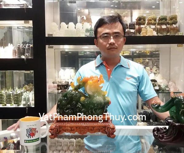 Anh Trương - khách hàng mua cặp tỳ hưu xanh trên đế gỗ C052A