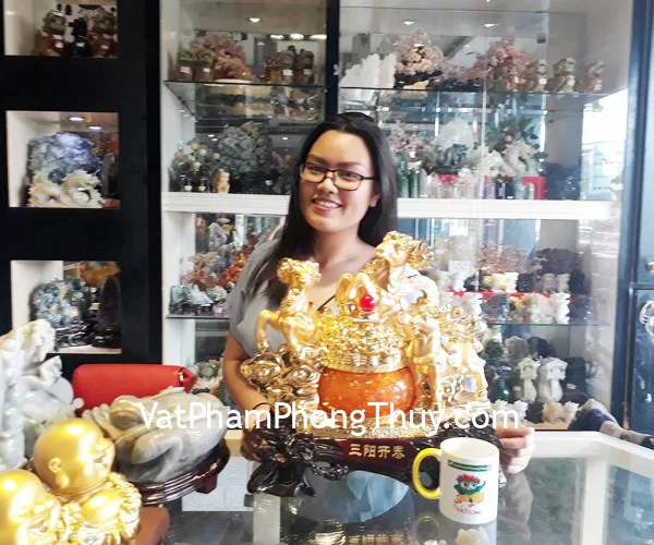 Chị Thoa -  khách hàng mua Tam dương vàng H017G