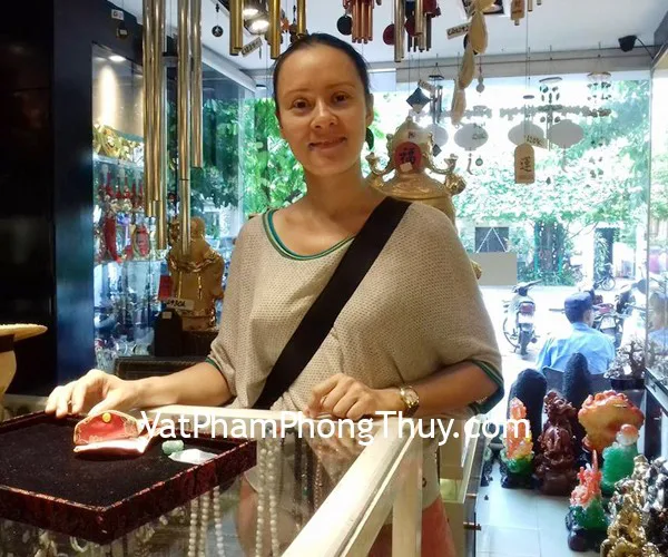 Khách hàng - Chị Anne-MayKriger đã mua Tỳ hưu ngọc Đông Linh S932,Mặt 12 con giáp Phỉ Thúy cỡ vừa Tuổi Ngọ S6644-7