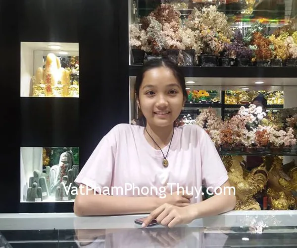 Chị Ngọc  - khách hàng mua mặt phật đá mắt mèo S6484