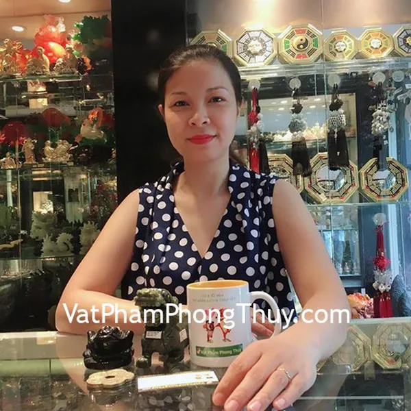 Chị Thu Hòa - Khách hàng mua Thiềm thừ đá hắc ngà HM166,Tỳ hưu đá lam ngọc R007, Mai hoa 5 cánh