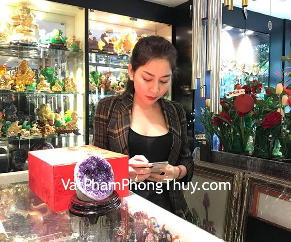 Chị Thảo - Khách hàng mua Bông thạch anh tím Uruguay H102-8883